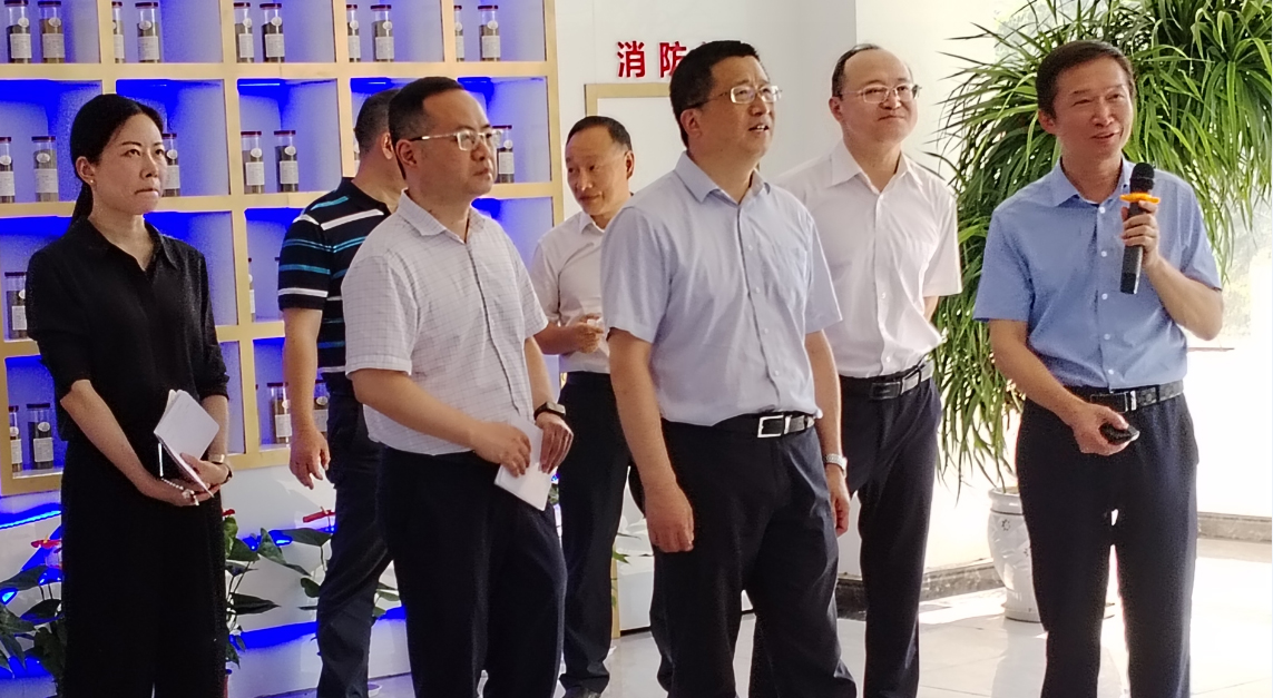 四川證監(jiān)局黨委書(shū)記、局長(zhǎng)唐理斌一行來(lái)公司調(diào)研